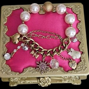 🧤❄️Betsey Johnson Winter Charm Bracelet  - NWOT❄️🧤